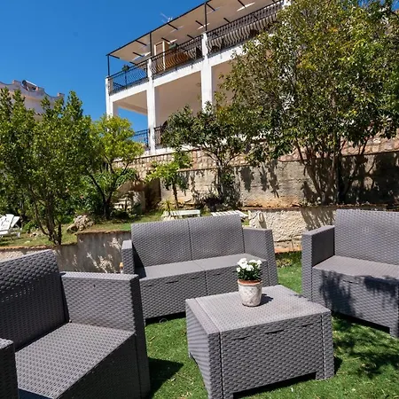 Casa Vacanze Baia Di Guidaloca * كاستيلاّماري ديل غو