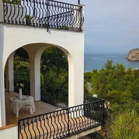 Casa Vacanze Baia Di Guidaloca بيت للعطل كاستيلاّماري ديل غو