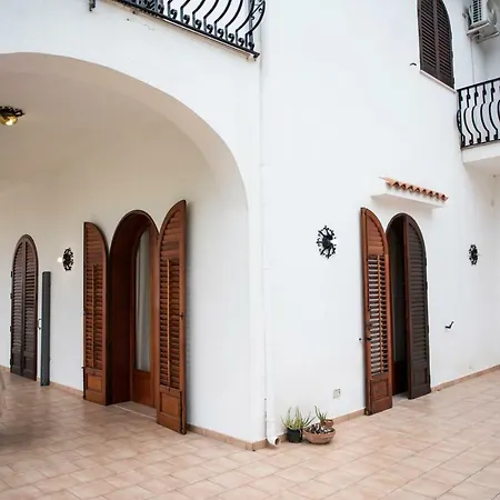 Casa Vacanze Baia Di Guidaloca بيت للعطل *